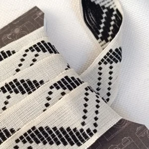 Cinta de jacquard zigzag