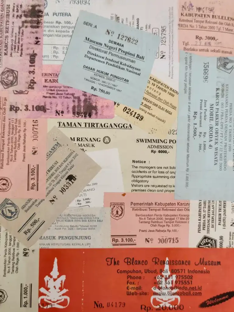 Collage de tickets de Bali