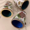 Tres piezas de dedales de cloisonné